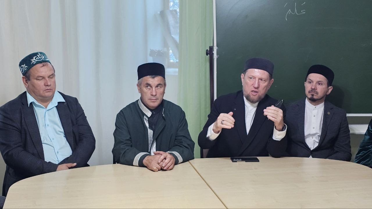 Мөфти киңәшчесе Илдар хәзрәт Баязитов Кама Тамагында