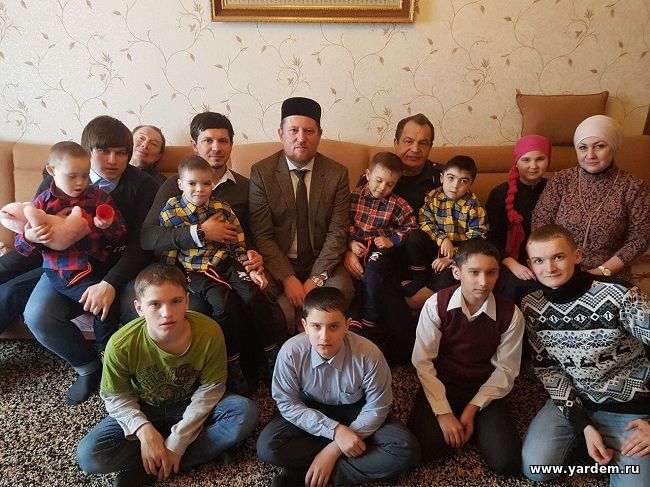Генерал-лейтенант Дәүфит Һәмәдишин “Гаилә учагы”на икенче тапкыр килеп китте. Төп яңалыклар