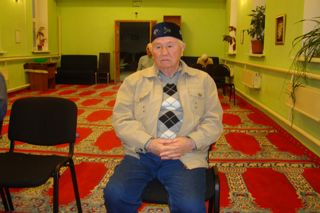Бүген «Сөләйман» мәчетендә ифтар мәҗлесен Гомәр абый Җамалиев үткәрде