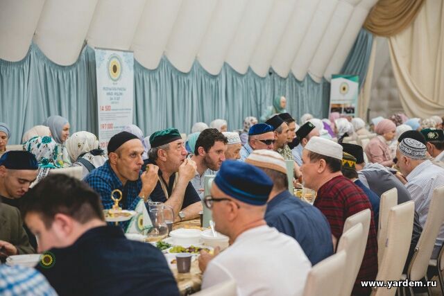 «Ярдәм» мәчетендә 1200 кешегә исәпләнгән беренче ифтар уздырылды